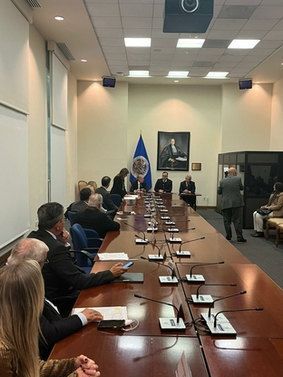 7B162E19 56AA 4003 AA2E 98896CB2B677