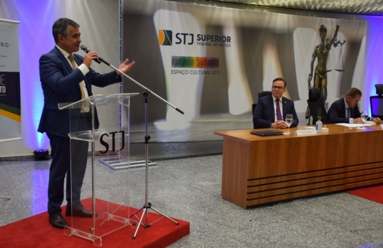 0CE5939E 56DF 40E6 BAB9 EB64894A3531